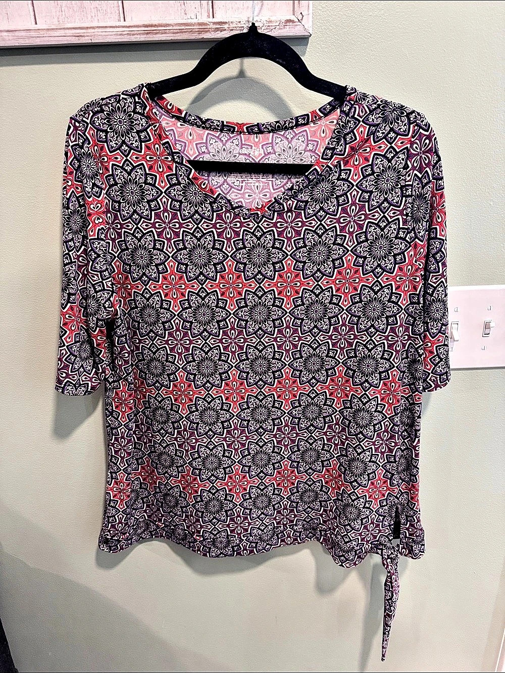 East 5th Geometric Short Sleeve Top in Purple & Red/Orange Large